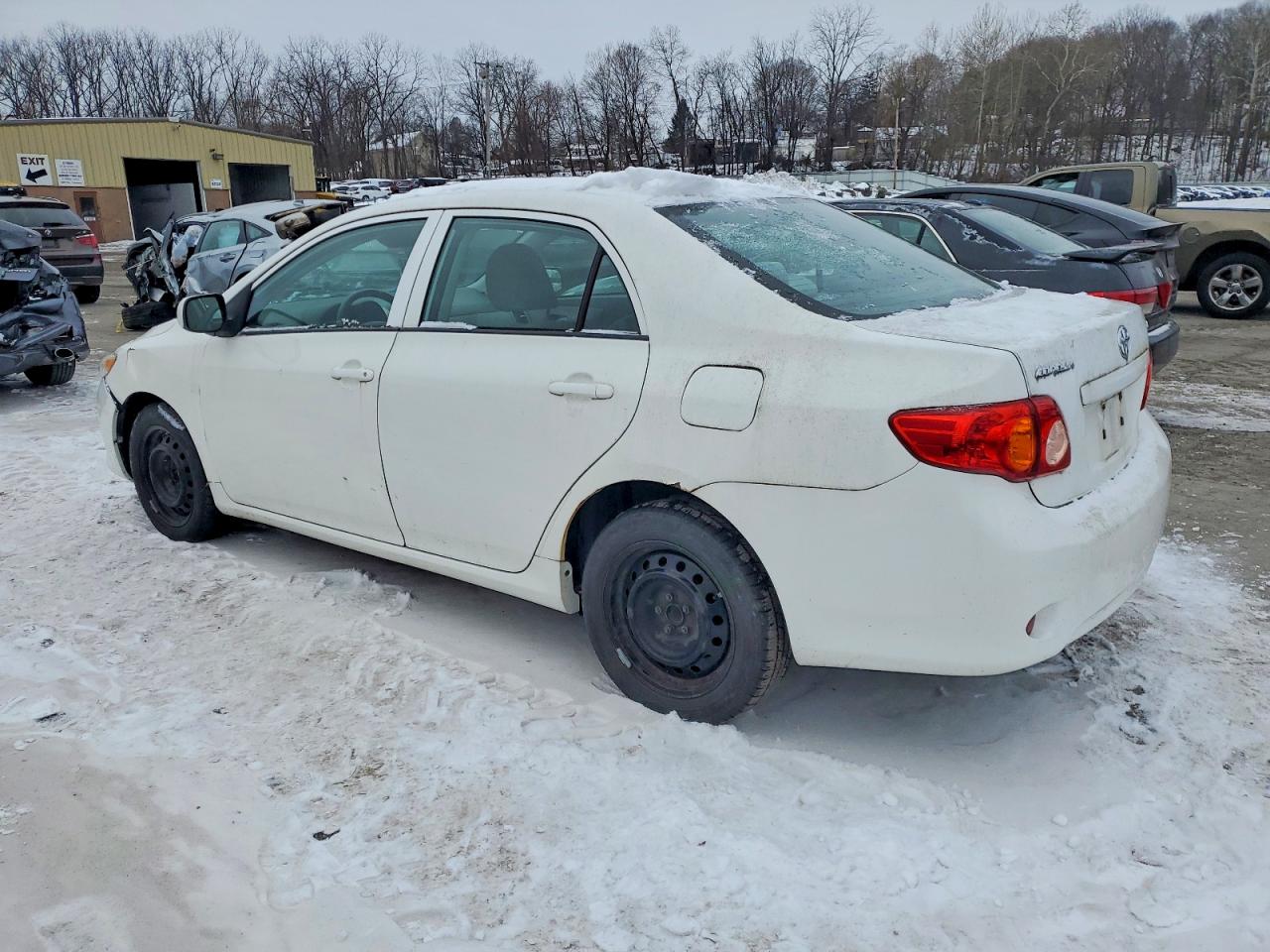 2010 TOYOTA COROLLA photo 5