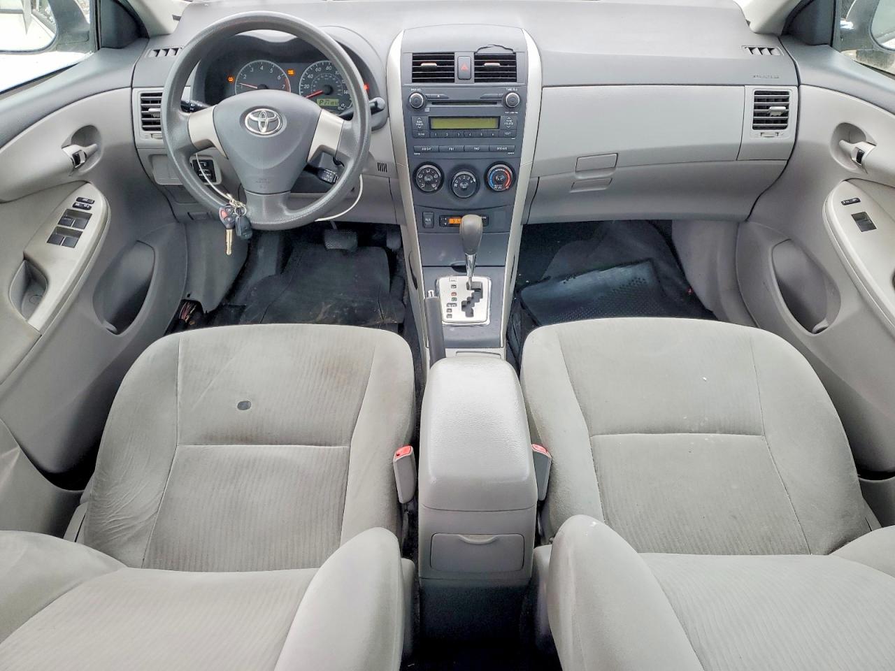 2010 TOYOTA COROLLA photo 29