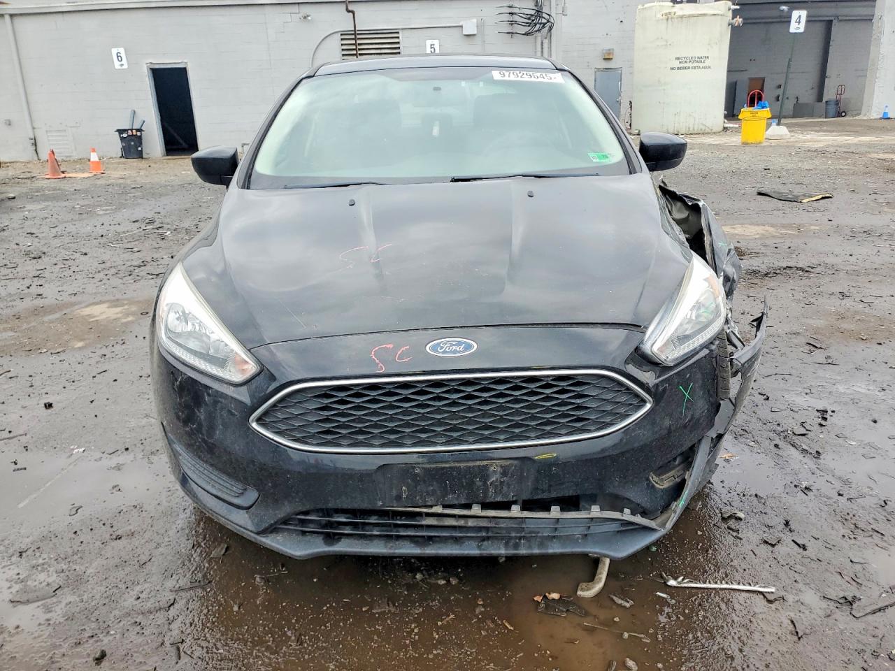 2018 FORD FOCUS SE photo 9