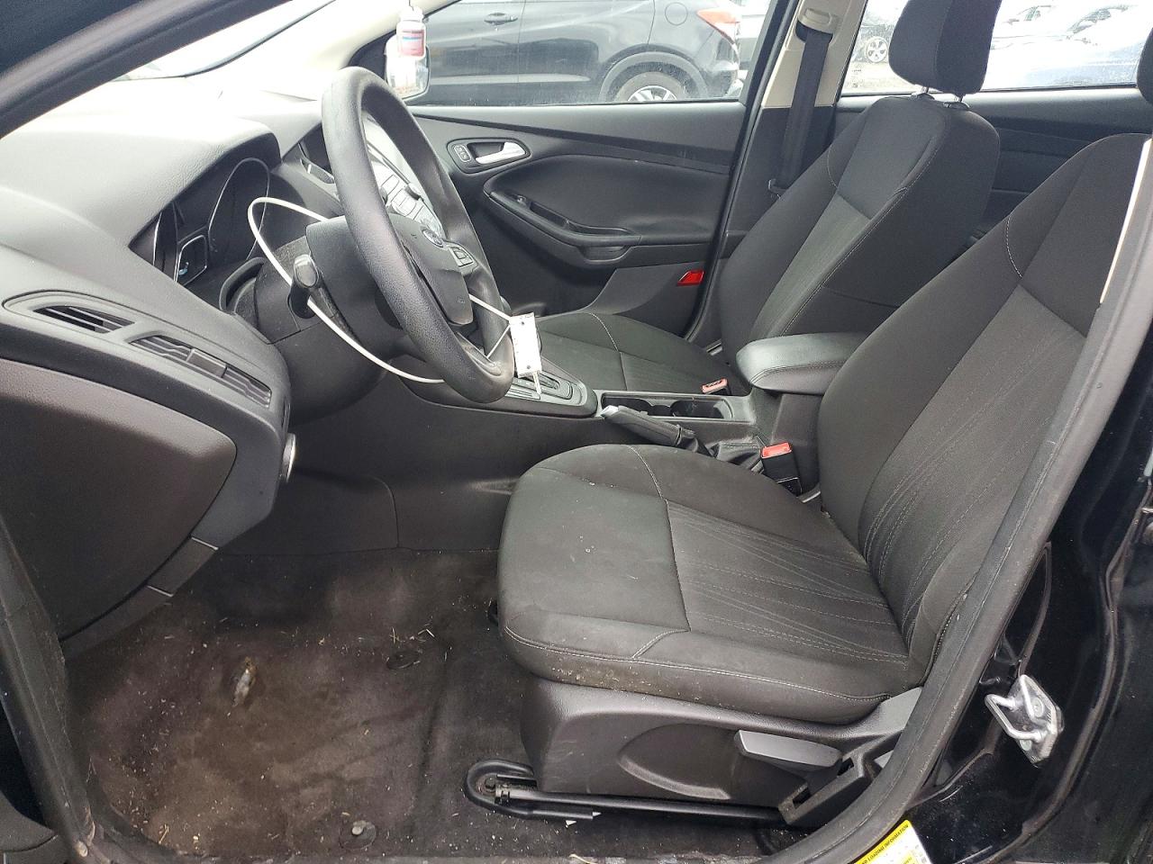 2018 FORD FOCUS SE photo 13