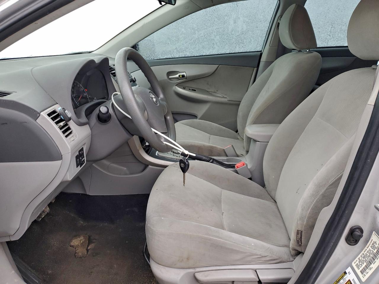 2010 TOYOTA COROLLA BASE photo 13