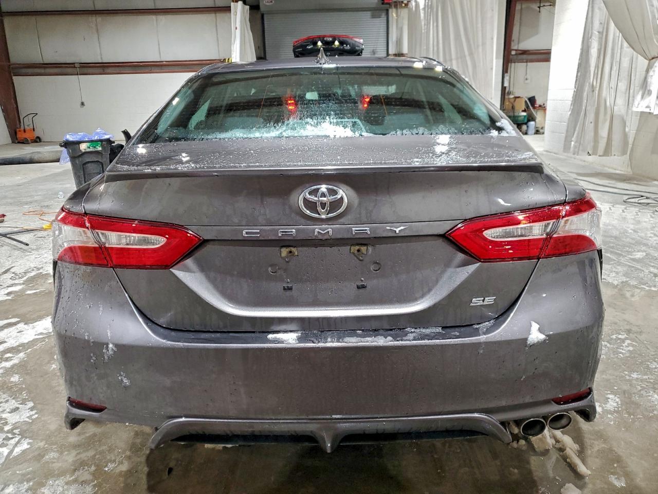2020 TOYOTA CAMRY SE photo 11