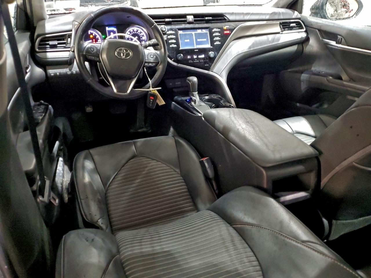 2020 TOYOTA CAMRY SE photo 15