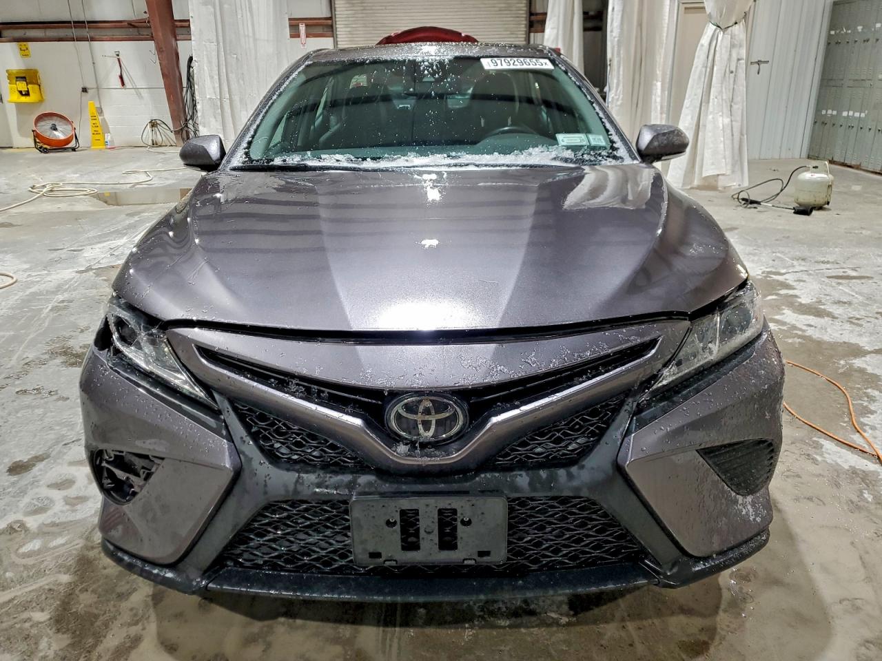 2020 TOYOTA CAMRY SE photo 9