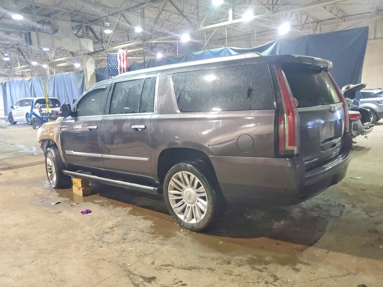 2016 CADILLAC ESCALADE ESV PLATINUM photo 2