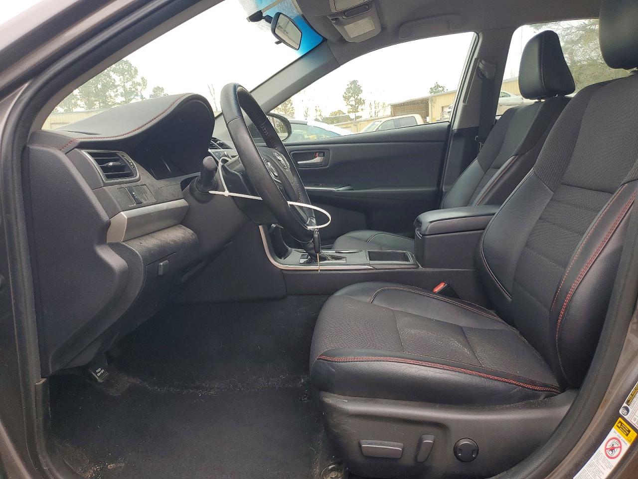 2016 TOYOTA CAMRY LE photo 19