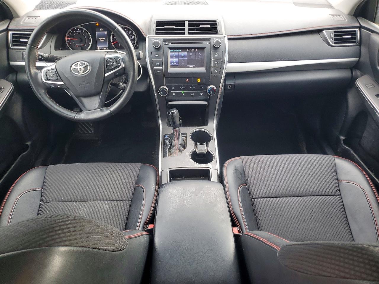 2016 TOYOTA CAMRY LE photo 22