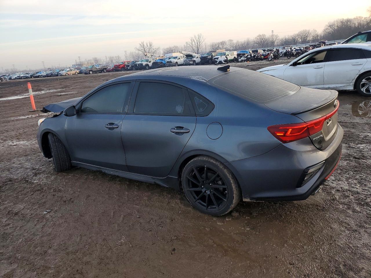 2021 KIA FORTE GT photo 3