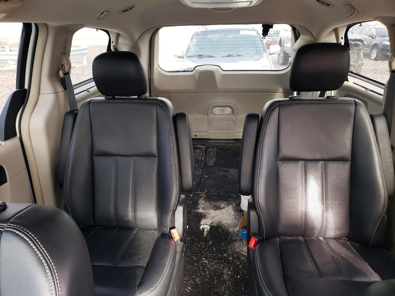 2015 CHRYSLER TOWN & COUNTRY TOURING L photo 19