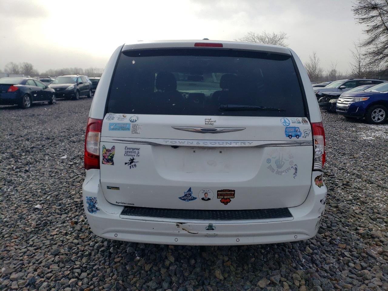 2015 CHRYSLER TOWN & COUNTRY TOURING L photo 11