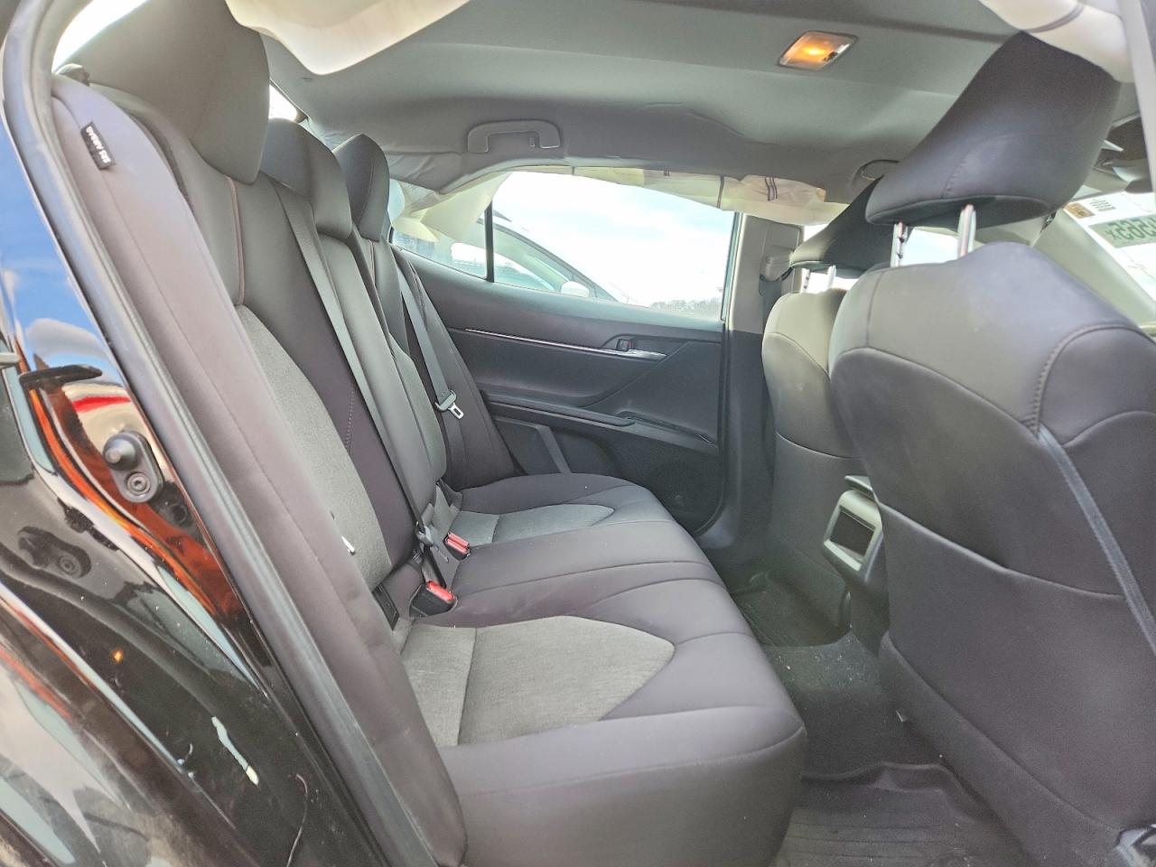 2019 TOYOTA CAMRY L photo 10