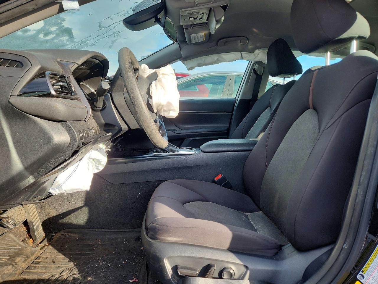 2019 TOYOTA CAMRY L photo 7