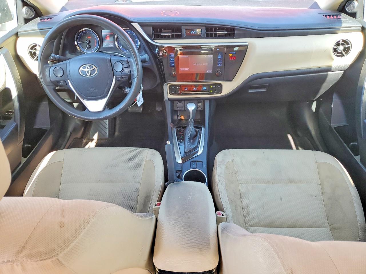 2018 TOYOTA COROLLA L photo 8