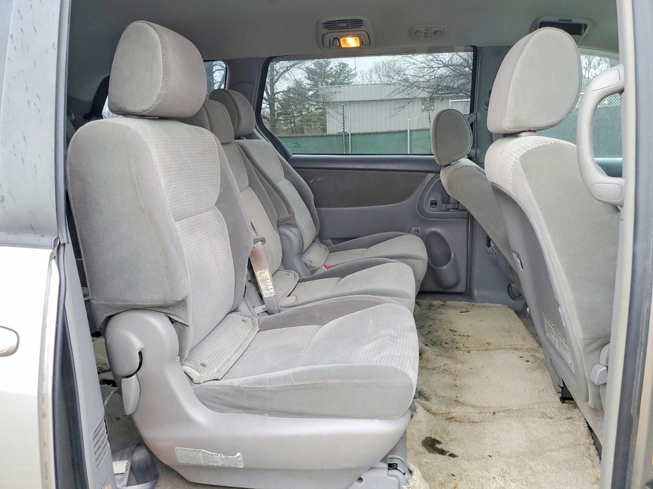 2007 TOYOTA SIENNA CE photo 21
