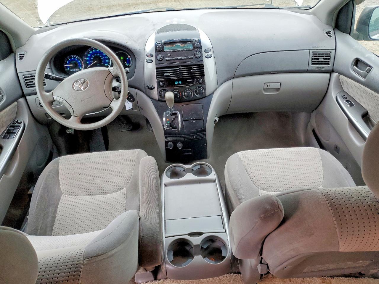 2007 TOYOTA SIENNA CE photo 15