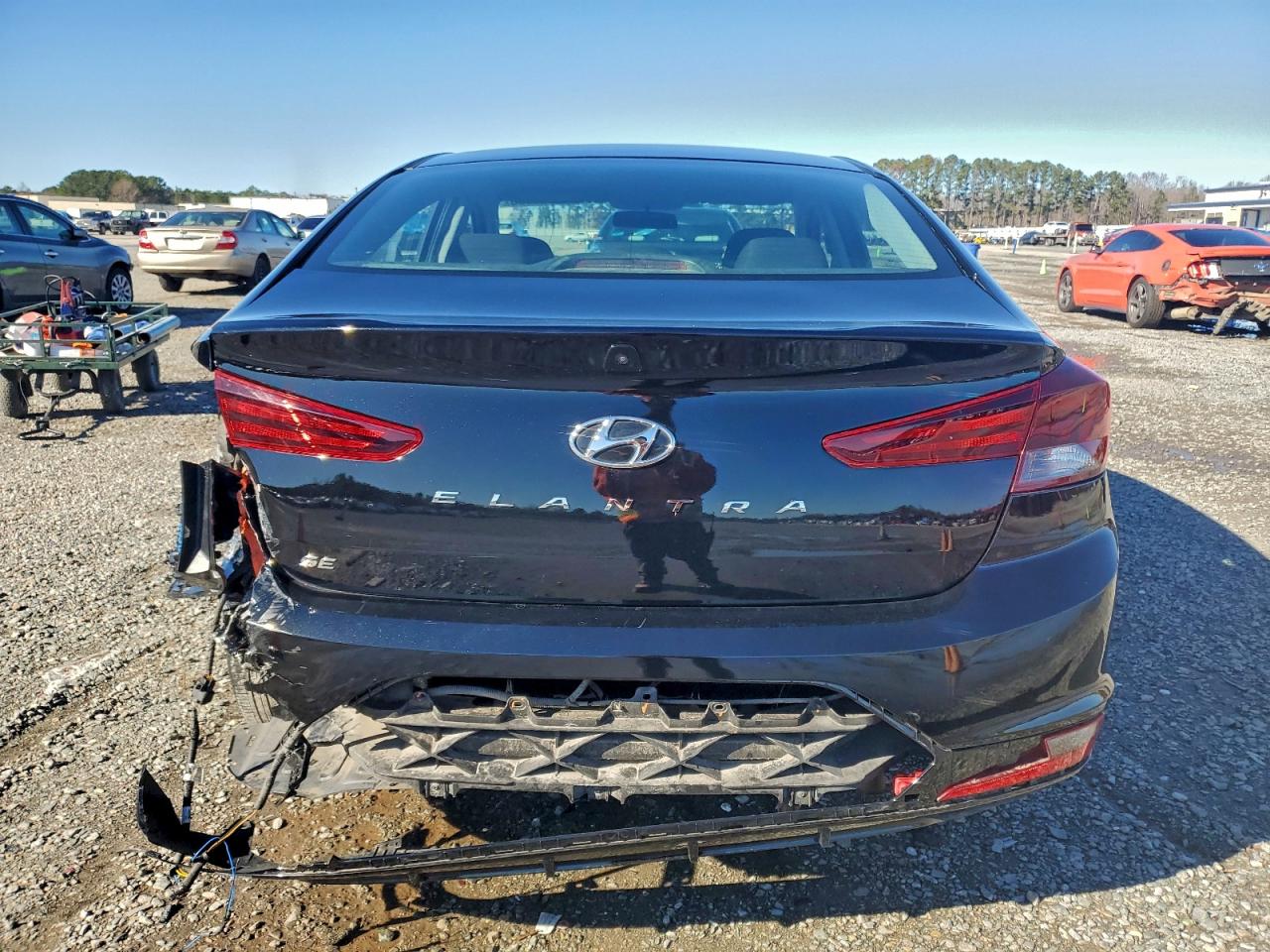 2019 HYUNDAI ELANTRA SE photo 11