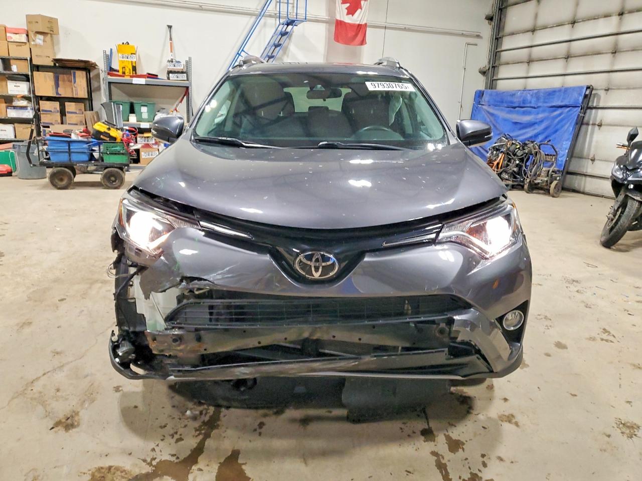 2017 TOYOTA RAV4 XLE photo 5