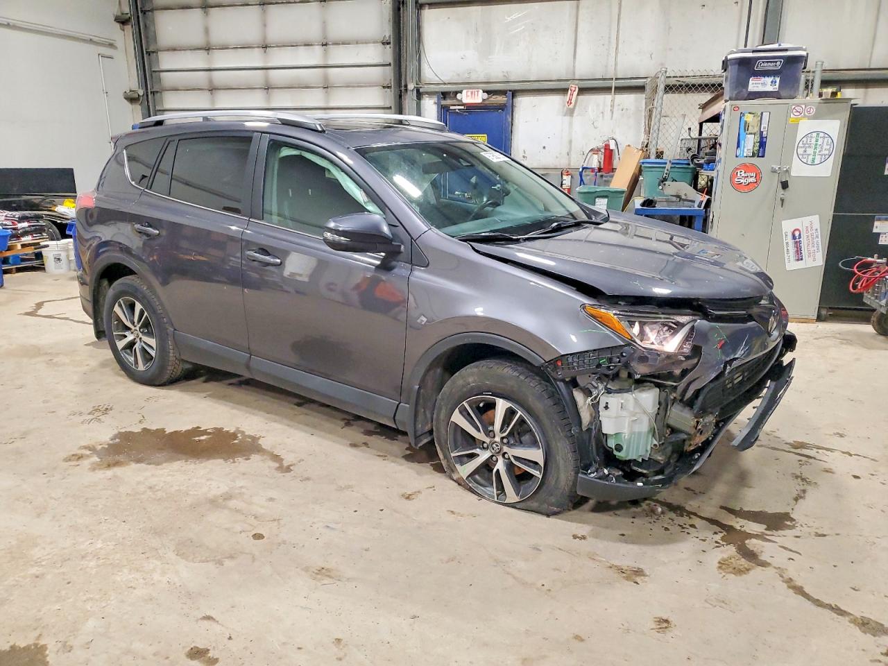 2017 TOYOTA RAV4 XLE photo 4