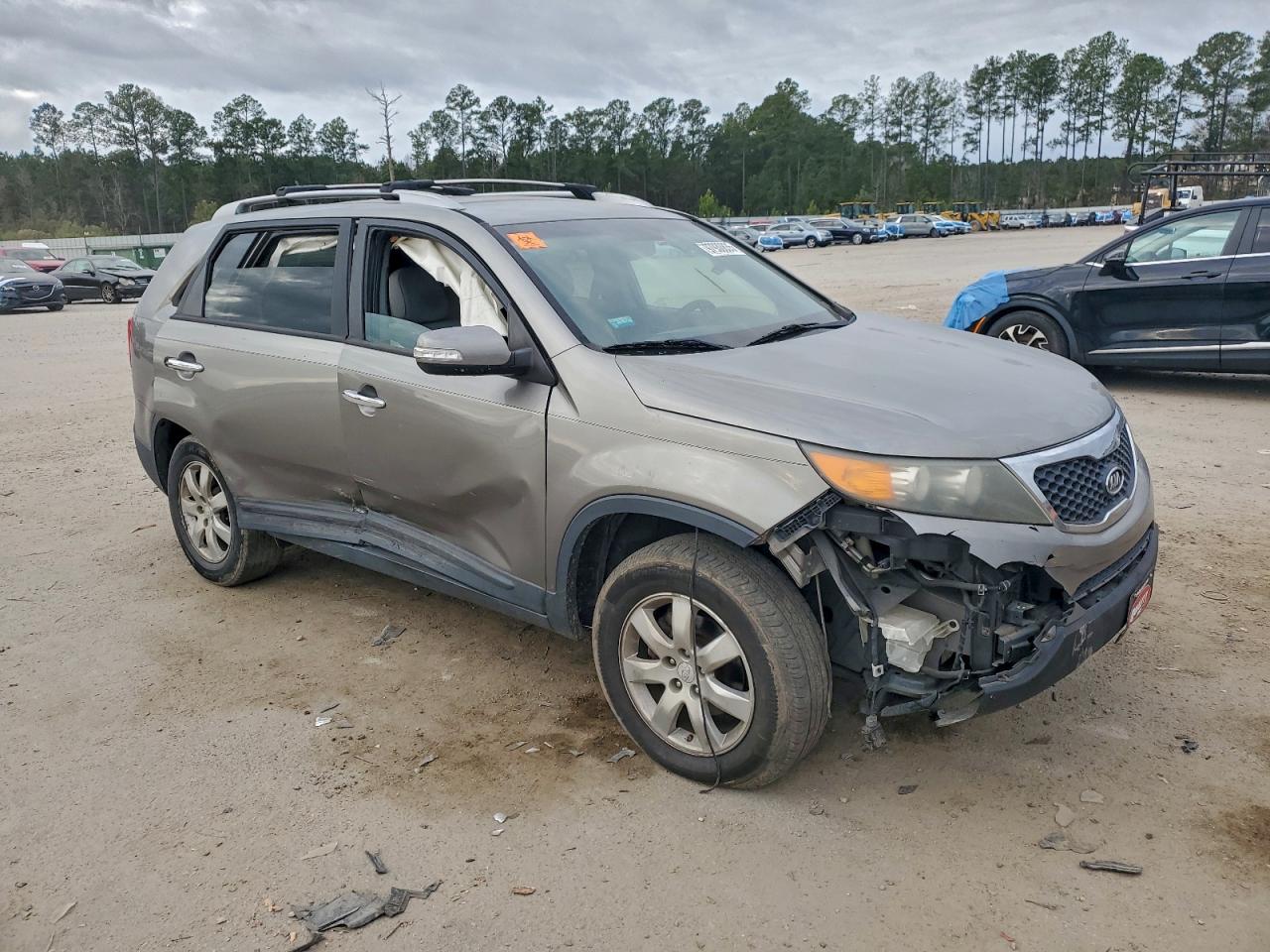 2011 KIA SORENTO BASE photo 10