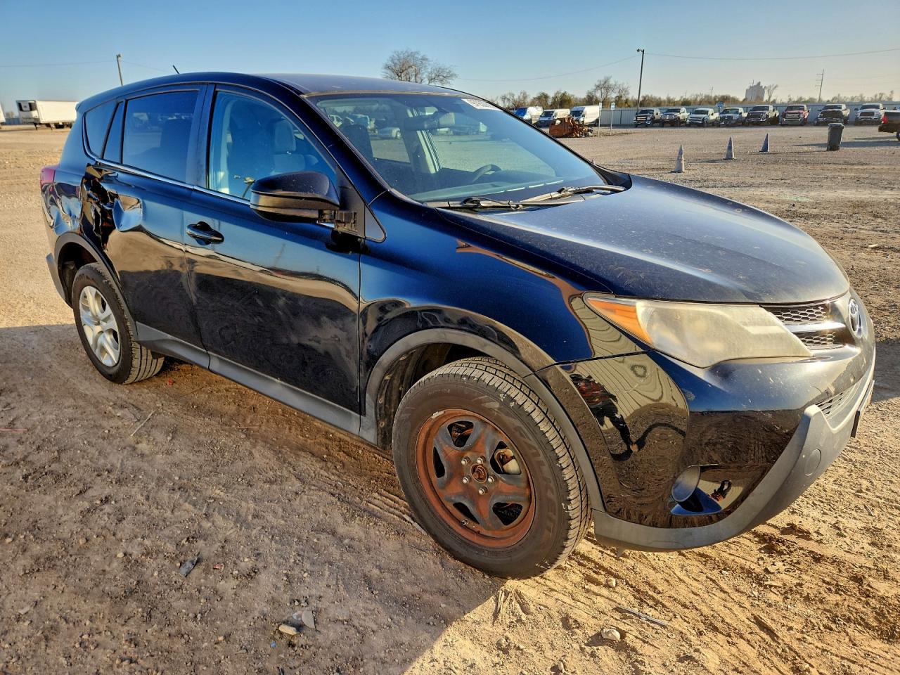2015 TOYOTA RAV4 LE photo 4