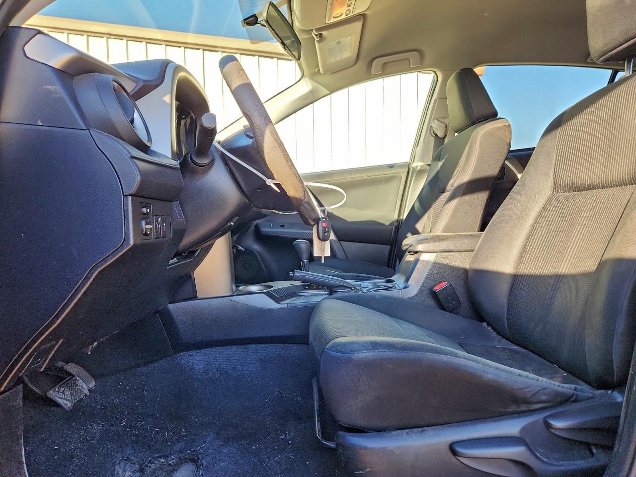 2015 TOYOTA RAV4 LE photo 7
