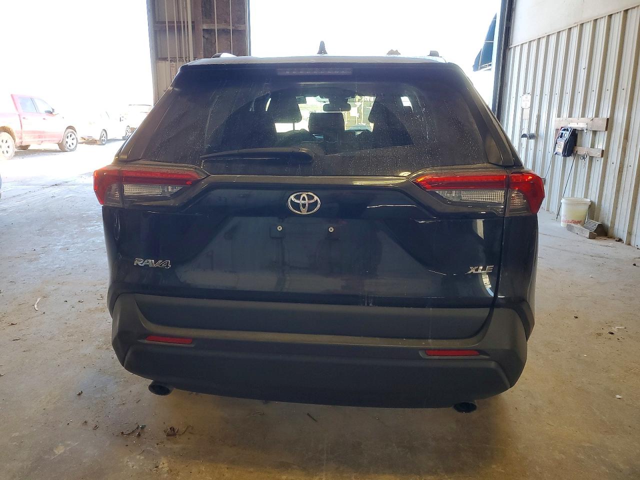 2019 TOYOTA RAV4 XLE photo 6