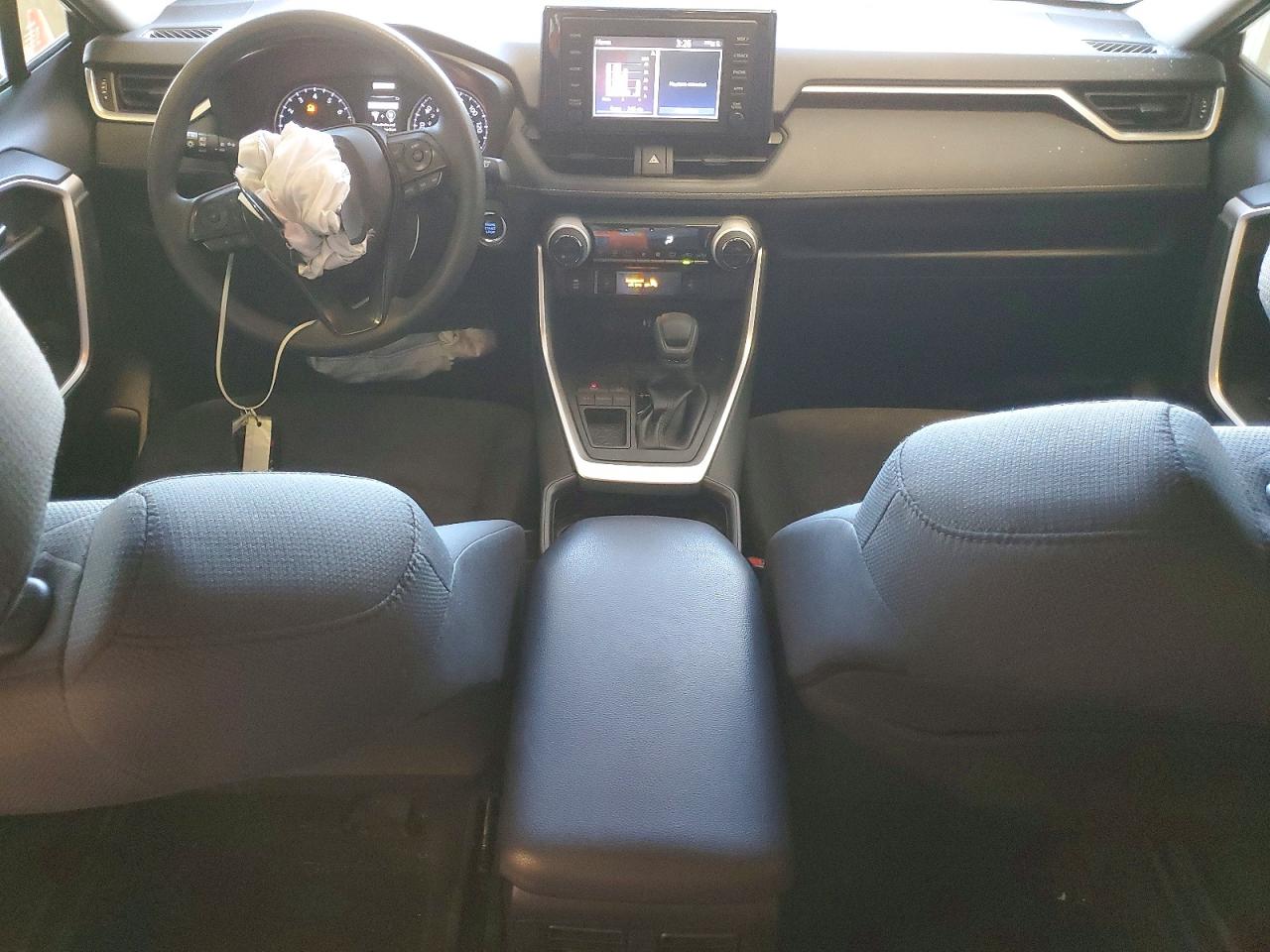 2019 TOYOTA RAV4 XLE photo 8