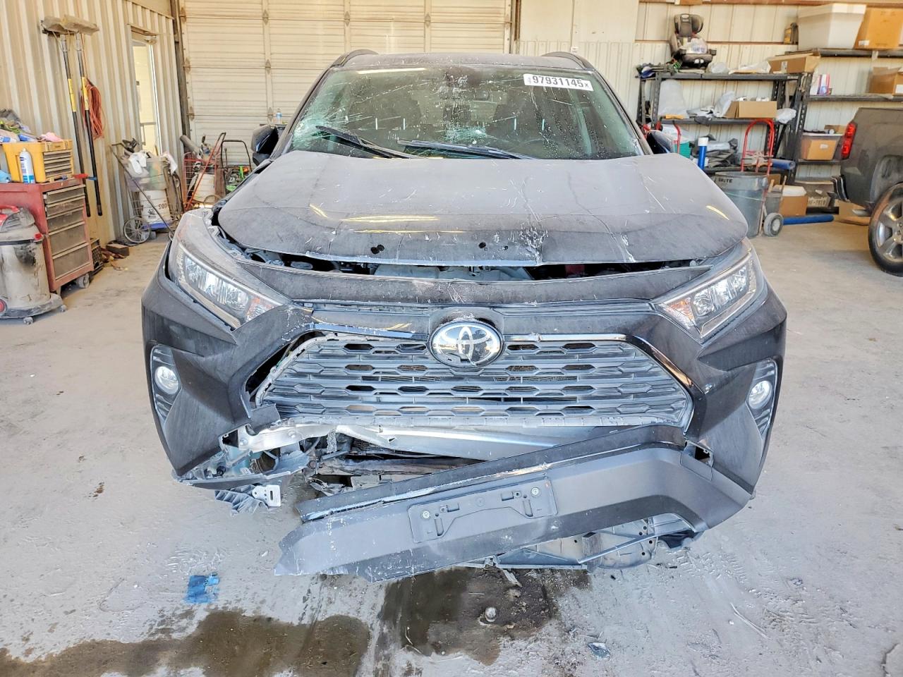 2019 TOYOTA RAV4 XLE photo 5