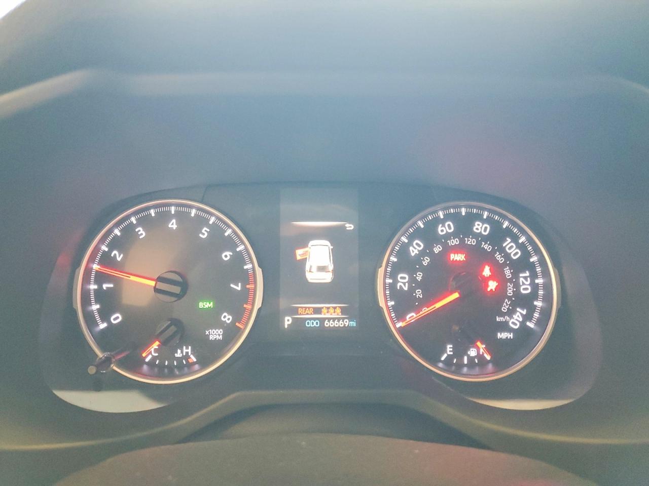 2019 TOYOTA RAV4 XLE photo 9