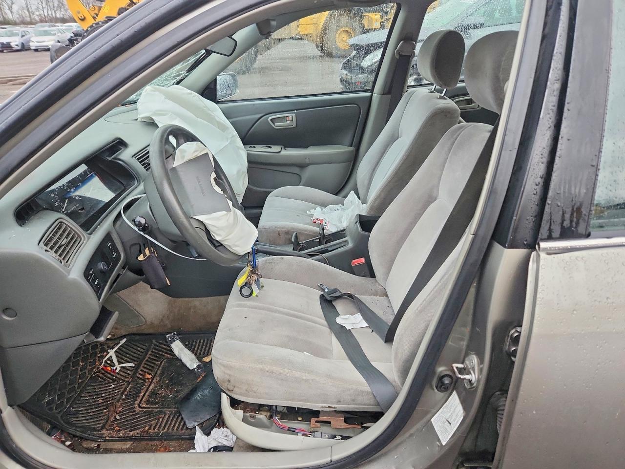 1999 TOYOTA CAMRY LE photo 7