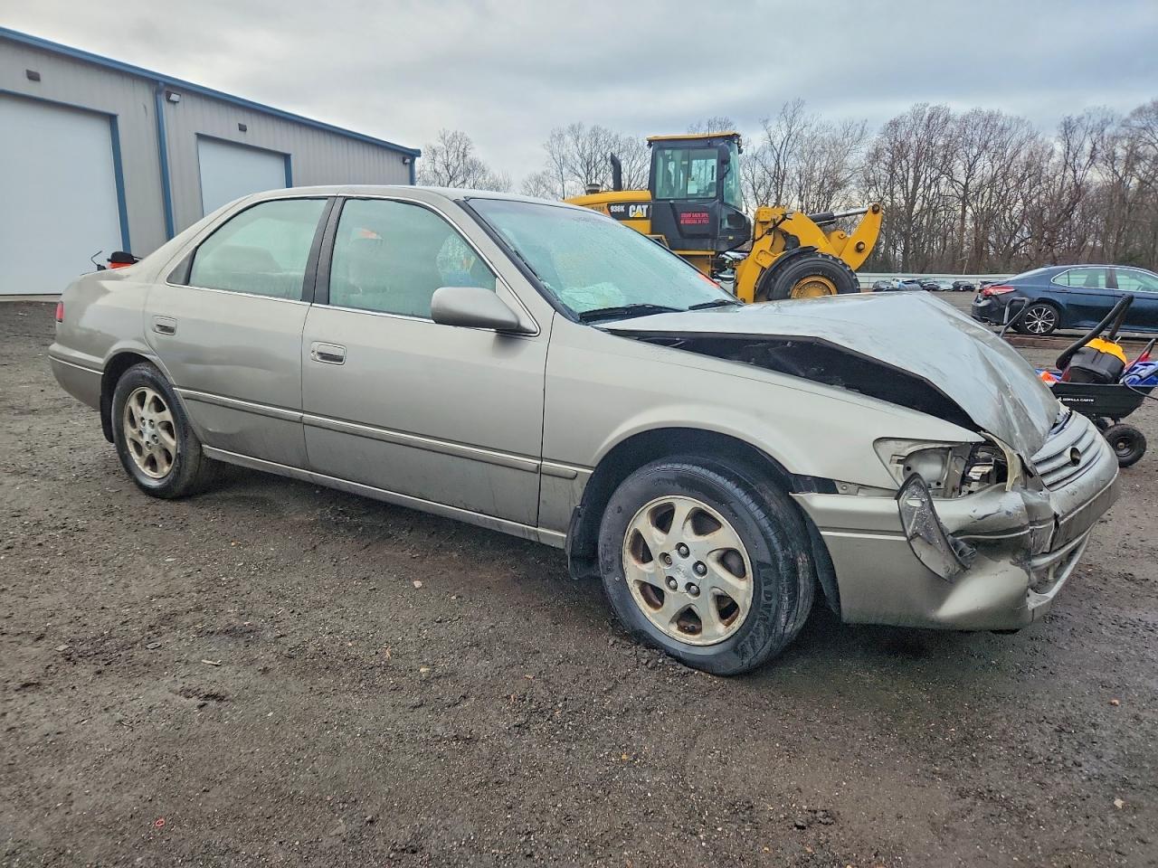 1999 TOYOTA CAMRY LE photo 4
