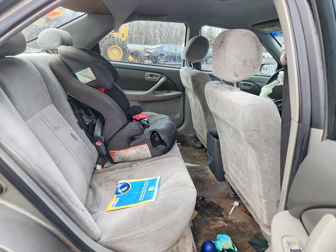 1999 TOYOTA CAMRY LE photo 10