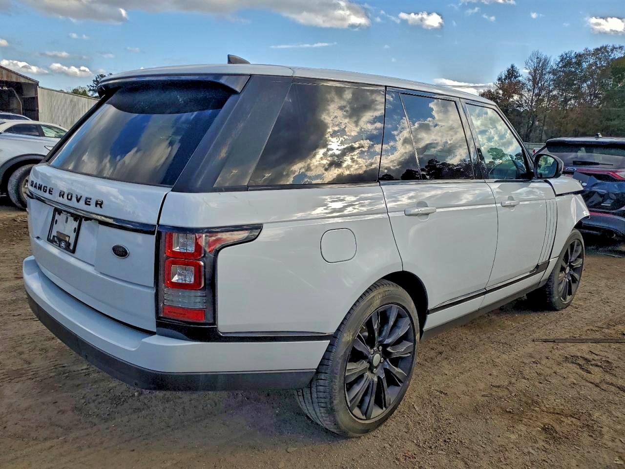 2017 LAND ROVER RANGE ROVER SUPERCHARGED photo 5
