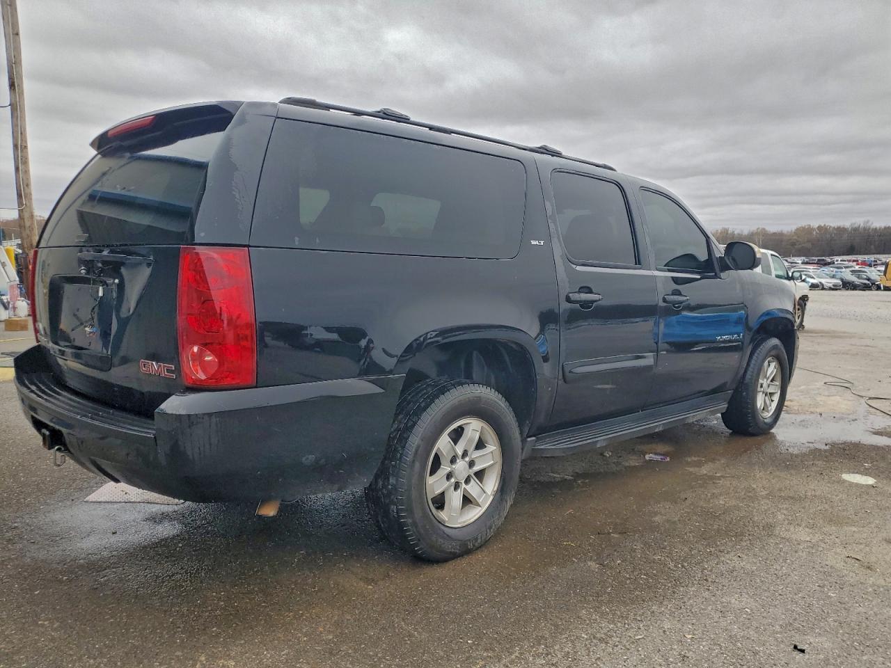 2007 GMC YUKON XL K1500 photo 5