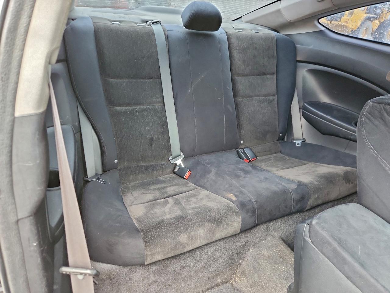 2010 HONDA ACCORD LX photo 19