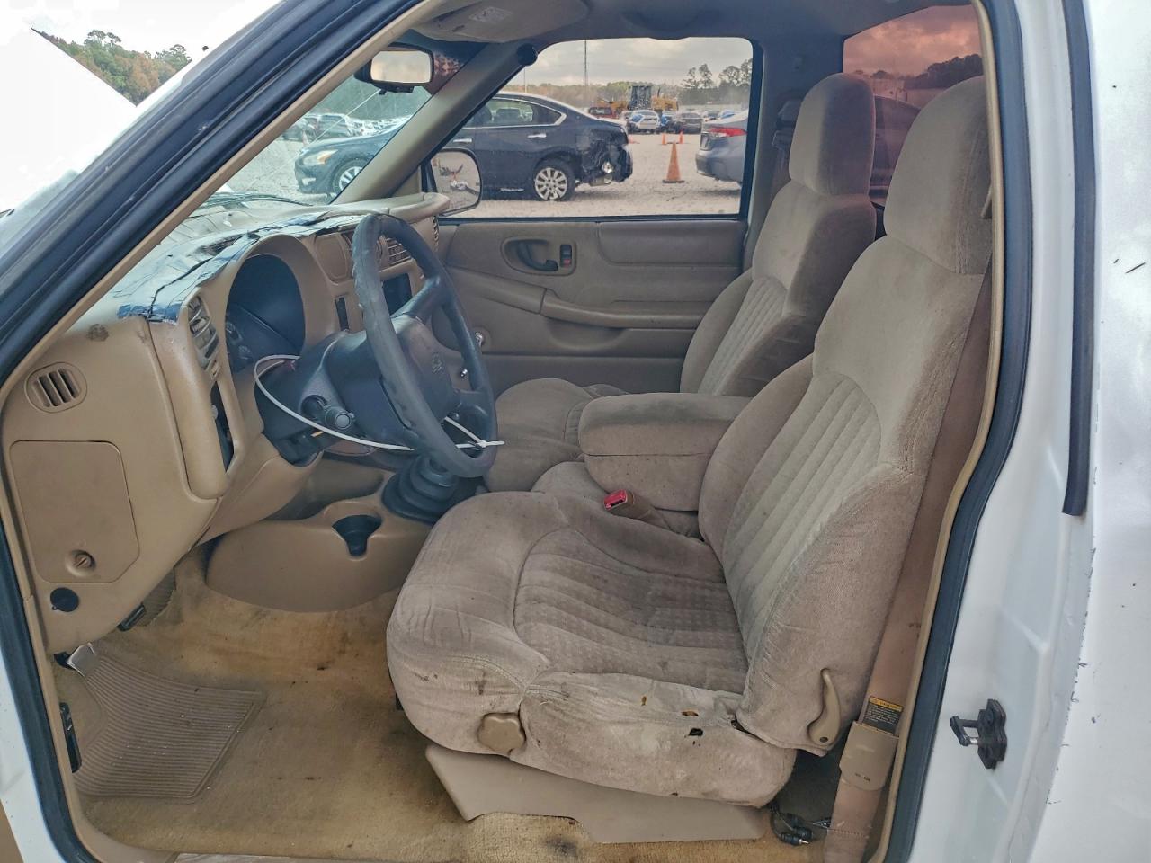 2000 CHEVROLET S TRUCK S10 photo 13