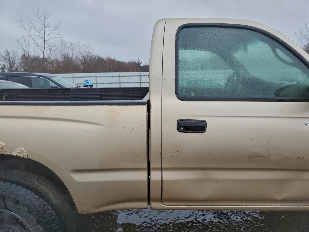 2004 TOYOTA TACOMA photo 19