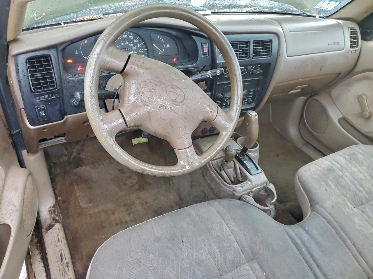 2004 TOYOTA TACOMA photo 15