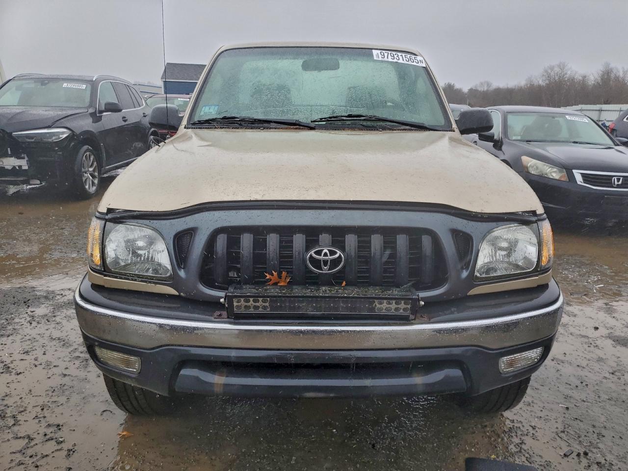 2004 TOYOTA TACOMA photo 9