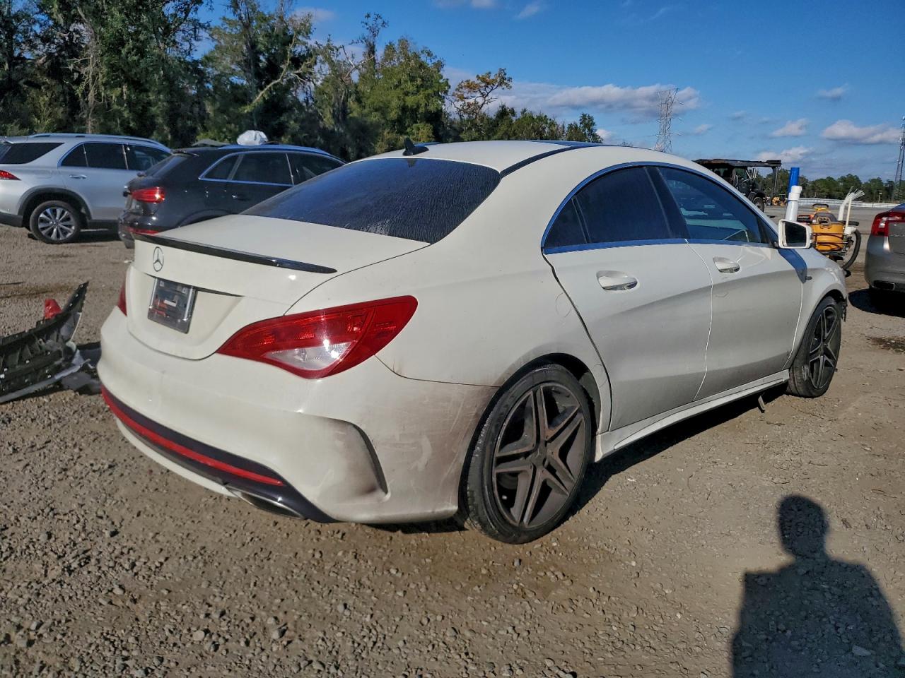 2018 MERCEDES-BENZ CLA 250 photo 3