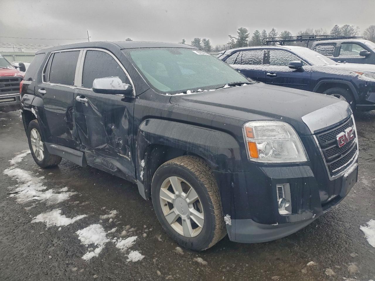 2011 GMC TERRAIN SLE photo 4