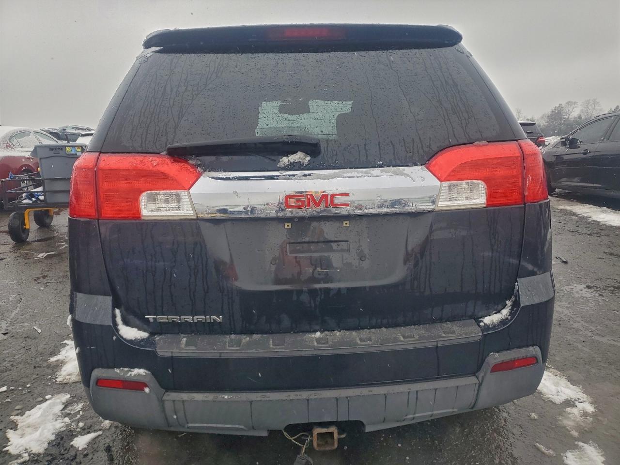 2011 GMC TERRAIN SLE photo 6
