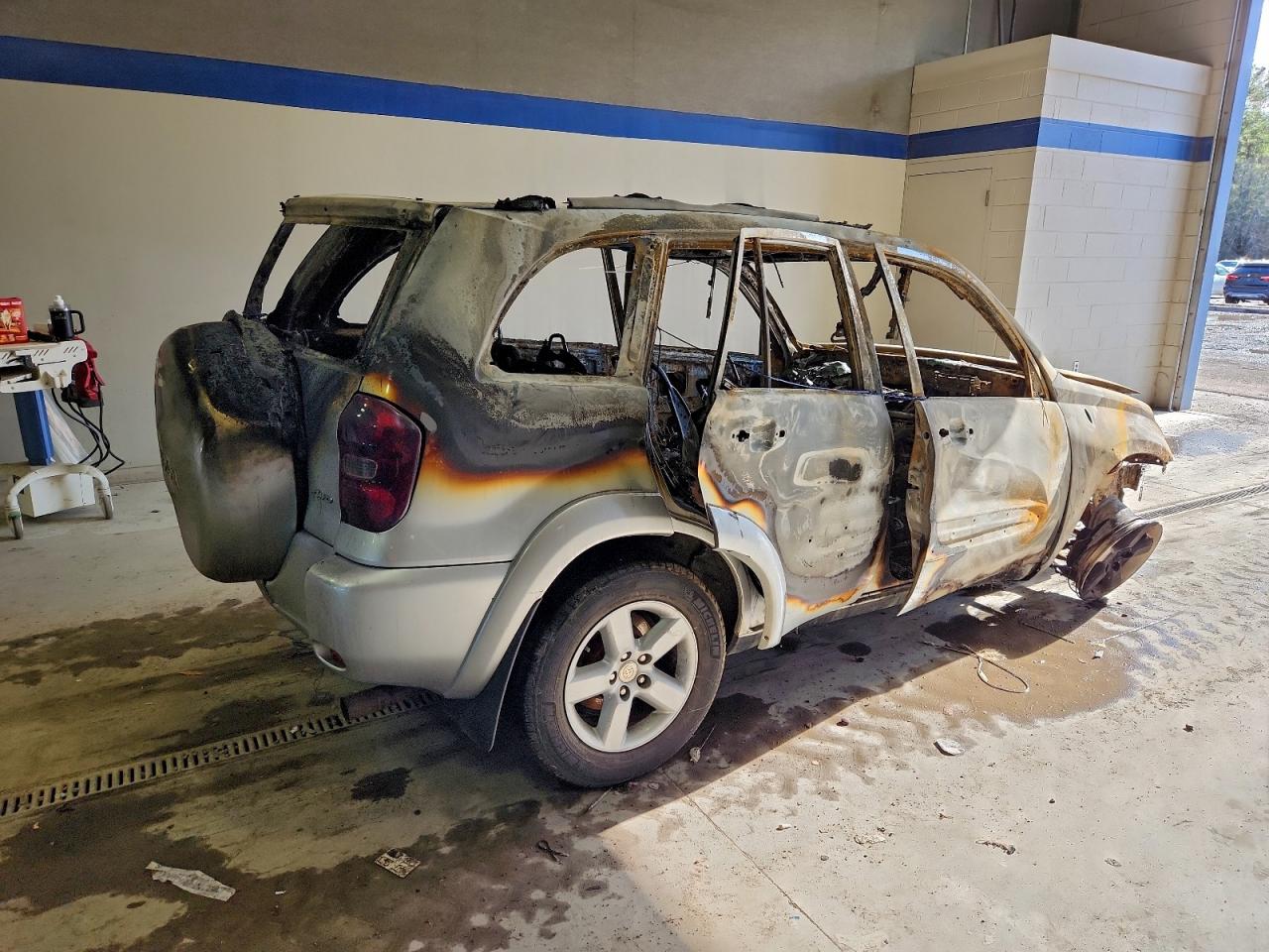 2005 TOYOTA RAV4 photo 3