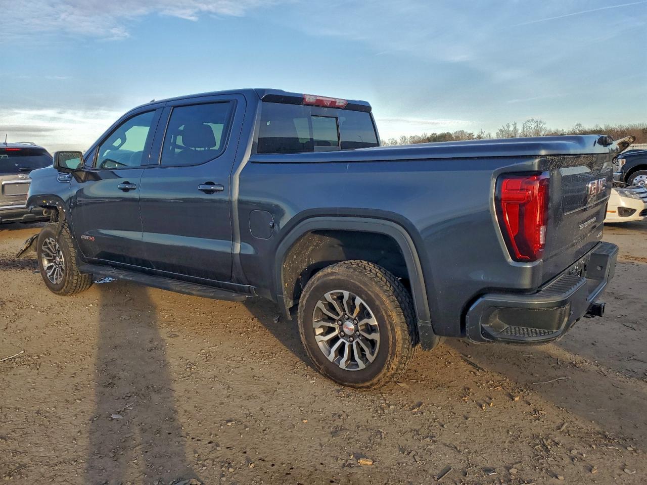 2021 GMC SIERRA K1500 AT4 photo 3