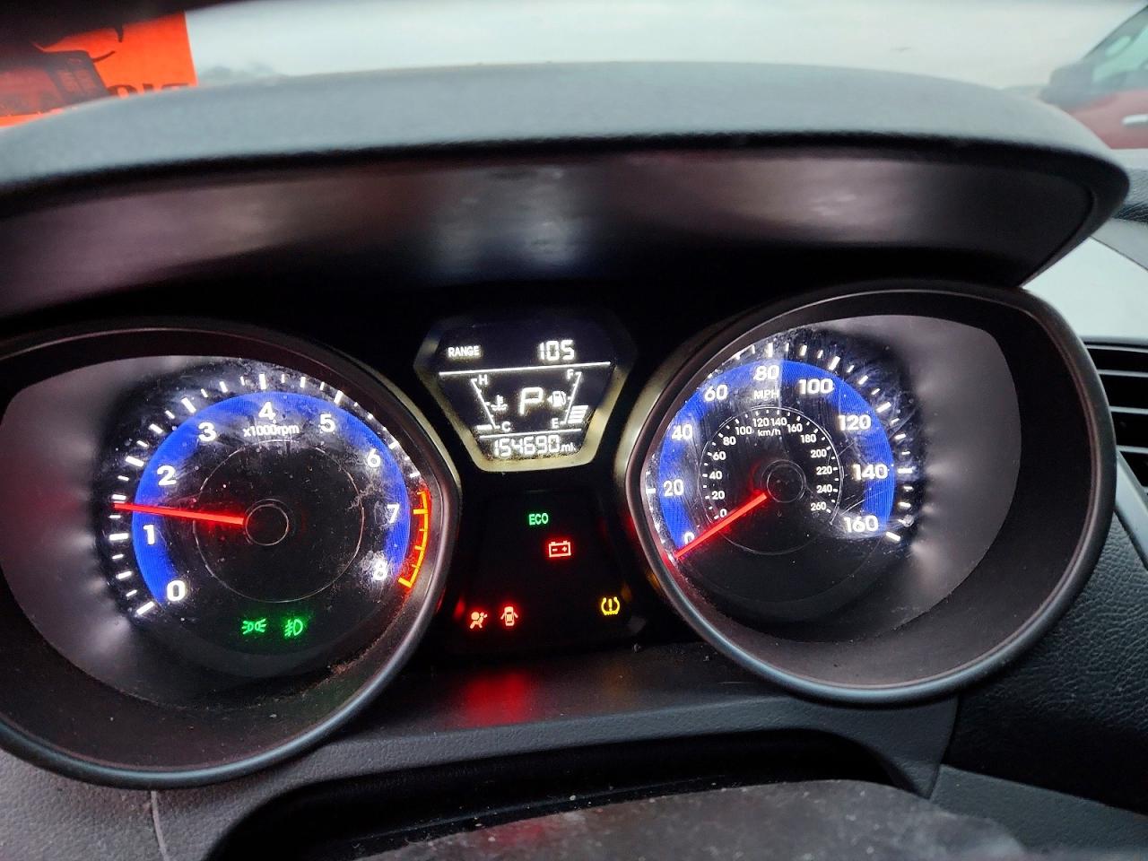 2015 HYUNDAI ELANTRA SE photo 9