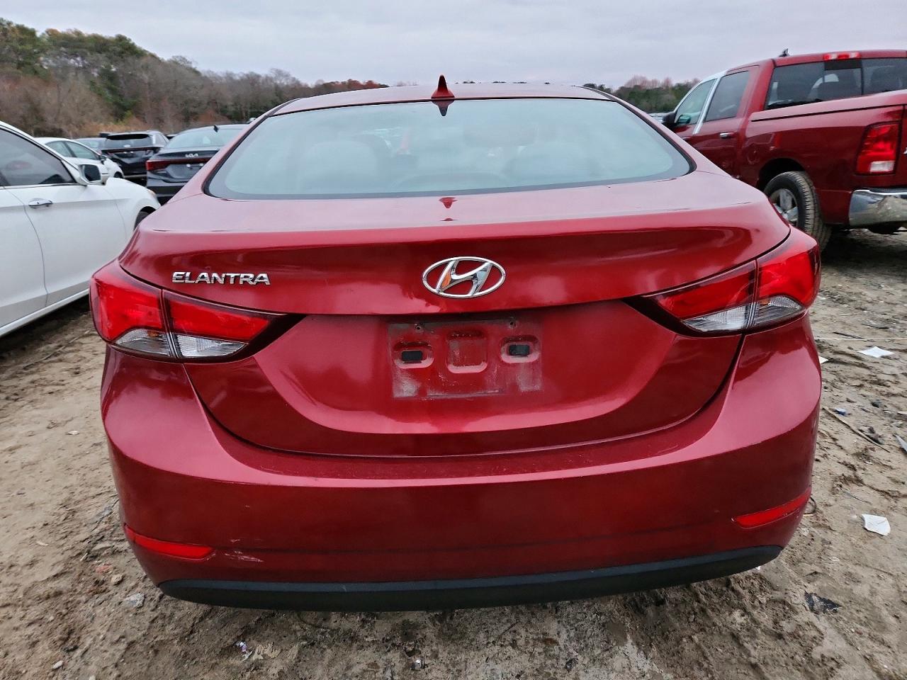 2015 HYUNDAI ELANTRA SE photo 6