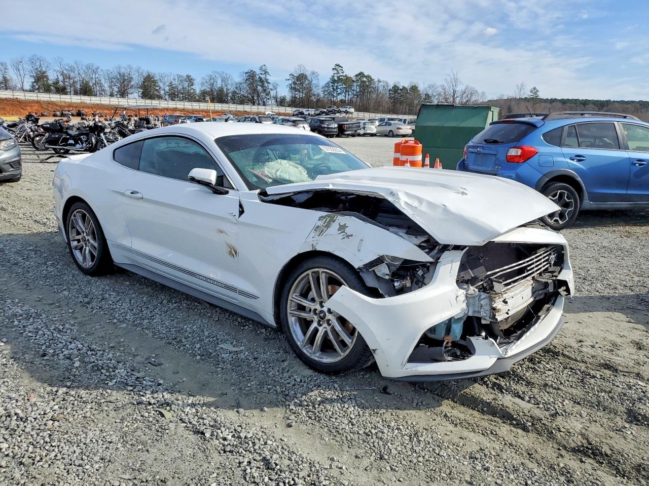 2017 FORD MUSTANG photo 4