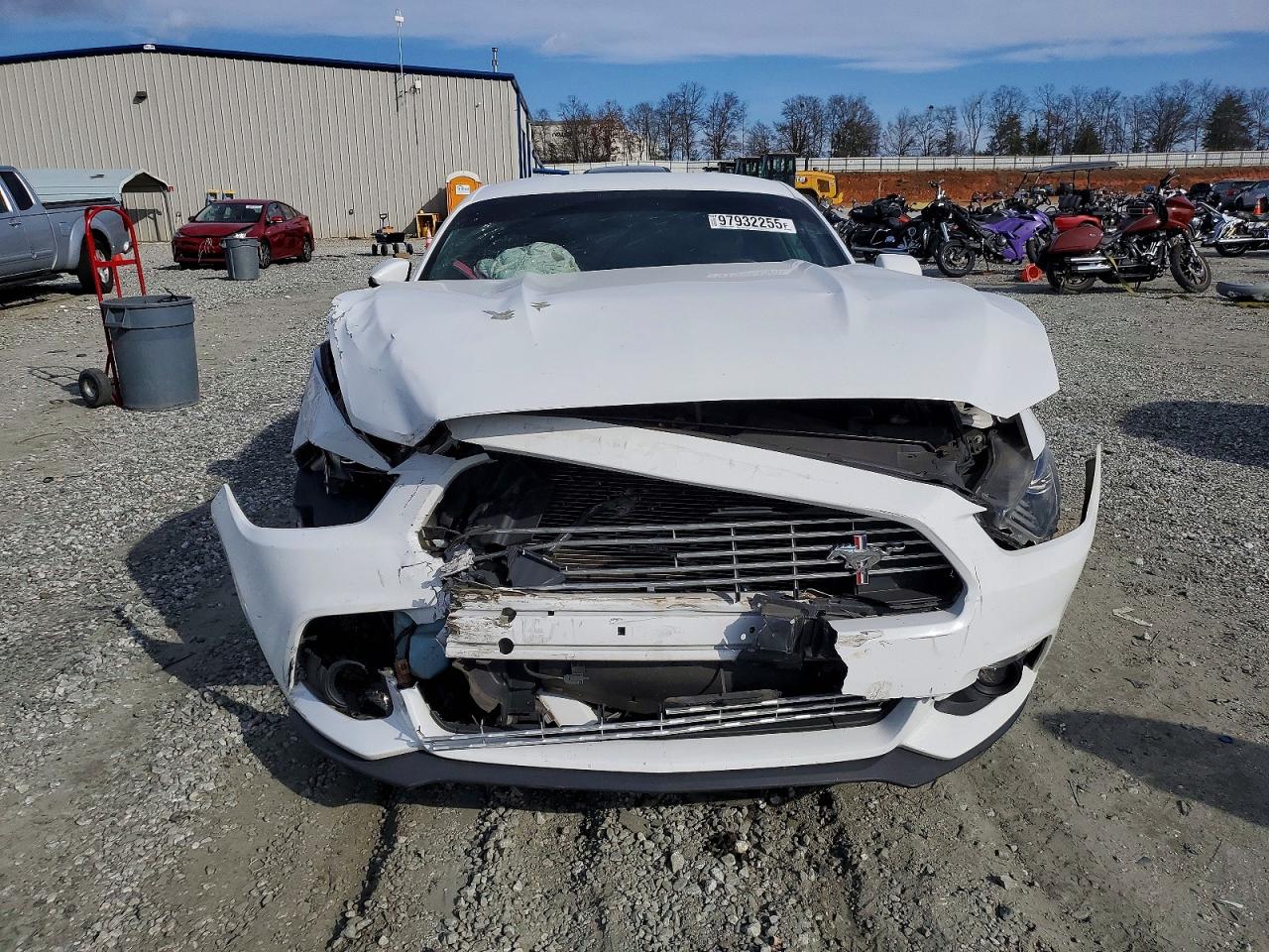 2017 FORD MUSTANG photo 5