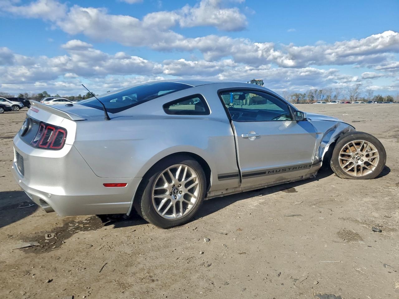 2014 FORD MUSTANG photo 9