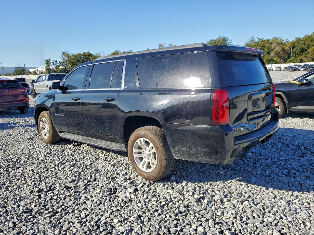 2018 CHEVROLET SUBURBAN K1500 LT photo 2